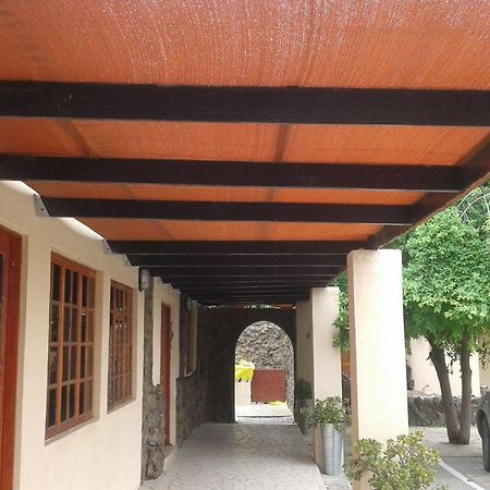 Larissa Hotel Maun Exterior photo